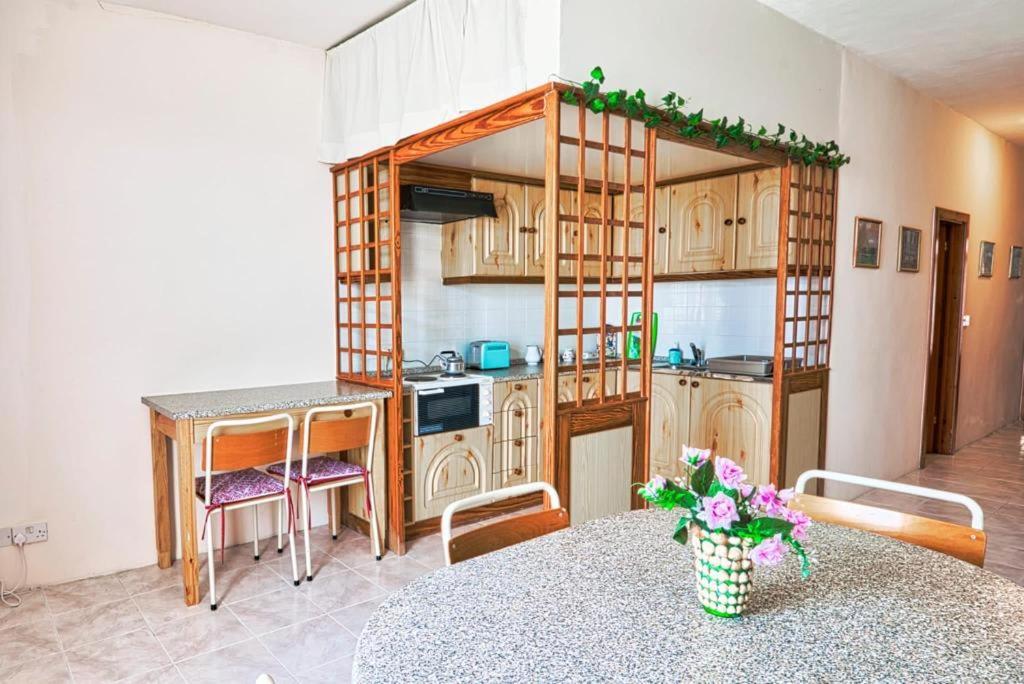 Marsalforn Seaview Apartment In A Quiet Area Qbajjar Exterior foto